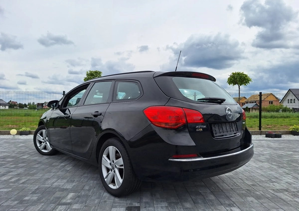Opel Astra cena 25900 przebieg: 184000, rok produkcji 2014 z Szubin małe 191